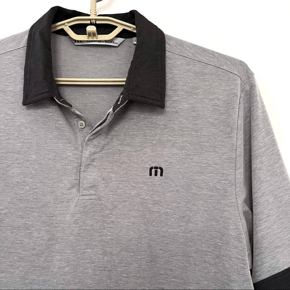 Travis Matthew Mens Golf Shirt Size L 
Light Gray Dark Gray Collar & Sleeve Band